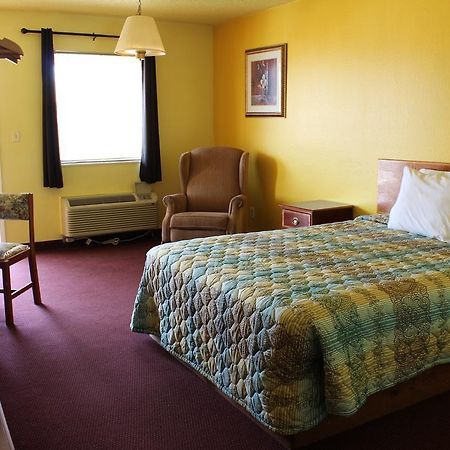 Westworld Country Inn Hubbard Екстериор снимка