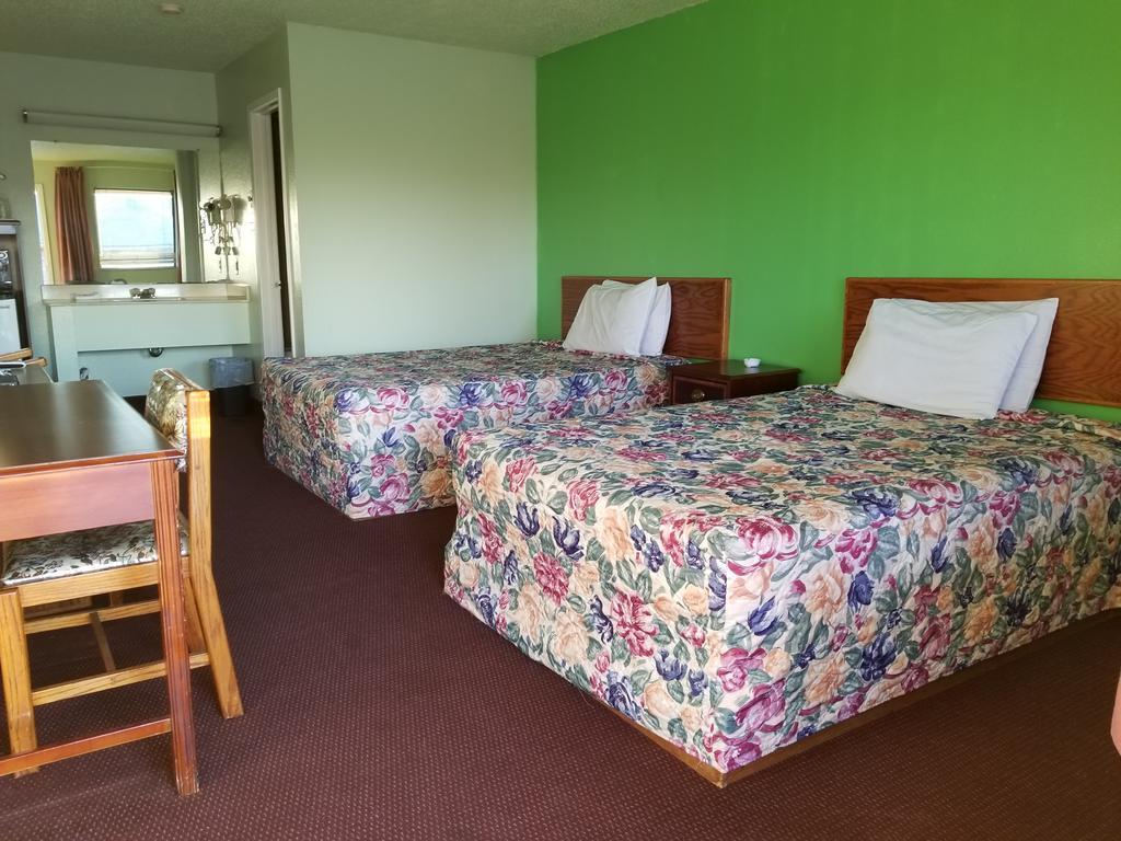 Westworld Country Inn Hubbard Екстериор снимка