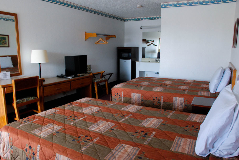 Westworld Country Inn Hubbard Екстериор снимка