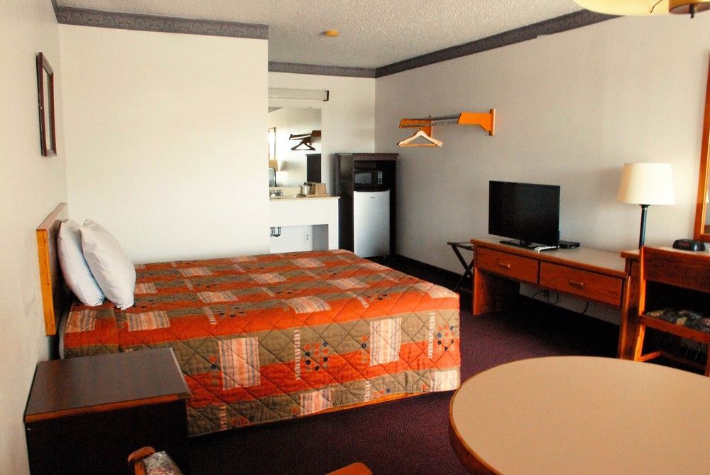Westworld Country Inn Hubbard Екстериор снимка